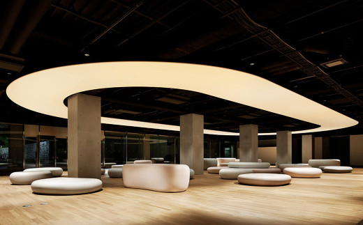 Pebble C （C700） 椅子 イス インテリア オブジェ 置物