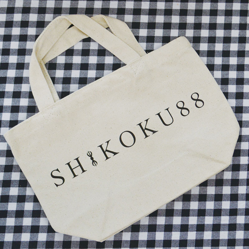 【ふるさと納税】【四国88ヶ所霊場】お遍路トートバッグ小 SHIKOKU☆お遍路参り☆第77番道隆寺☆道隆寺☆キャンパストート☆ビッグサイズ☆コンパクトサイズ☆株式会社 サンエイ