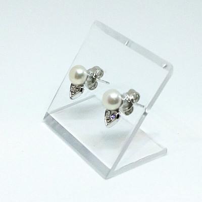 ふるさと納税 伊勢市 真珠ピアス・ハート(淡水本真珠・ボタン) 2001 |  | 01