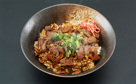 千代保稲荷神社参道 大黒屋 手作りどてめしの具（180g×10食分） 惣菜 冷凍 国産豚ホルモン ご飯のお供 ご飯にかけるだけ 簡単 便利 ビールのおつまみ お酒のおつまみ つまみ お酒のあて 