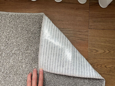 ペットに優しい洗えるしっかり吸着カーペット 36×36cm グレージュ色