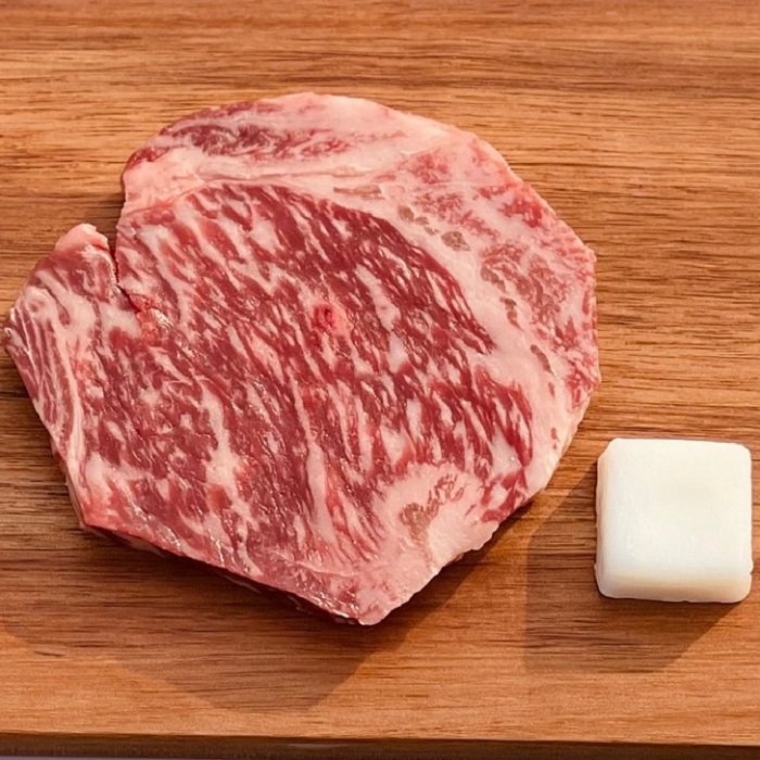 ソロキャンプに最適！佐賀産和牛ステーキ2P：B110-021