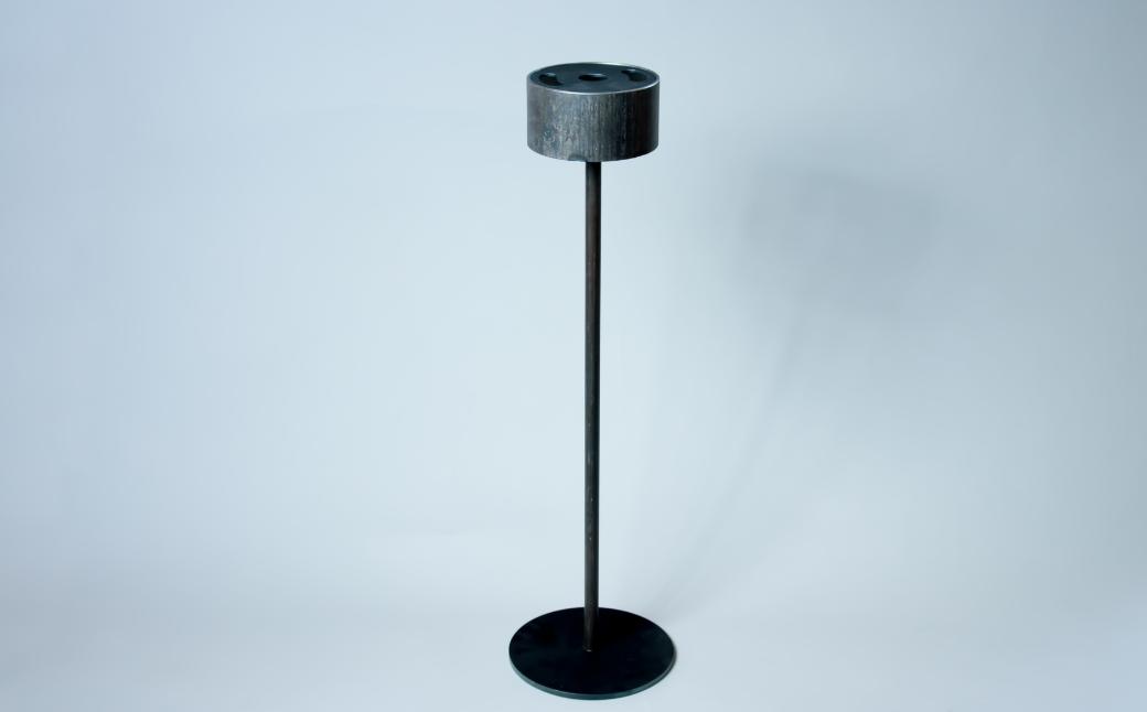 
            SMOKING STAND 家具 灰皿 たばこ タバコ 煙草 アイアン スチール アンティーク レトロ インテリア モダン シンプル スタイリッシュ 鉄製 佐久間工業 SIKAKU 岐阜県 大垣市
          