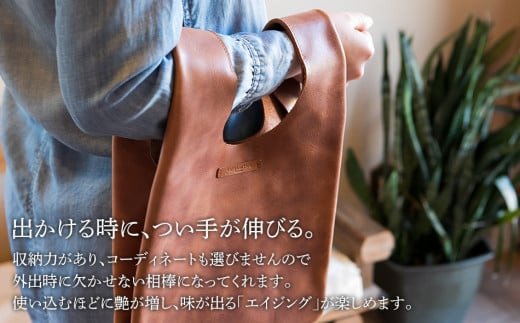コニー（ 金具を使わないハンドバッグ ）（ オイルレザー・キャメル ）　 BK093