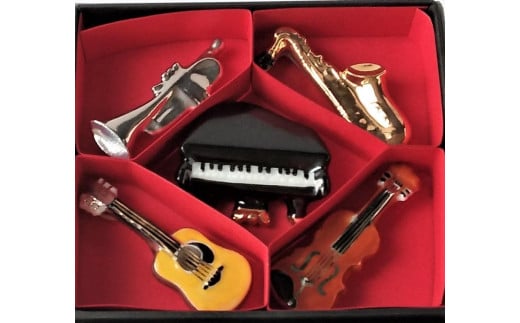 【ギャラリー洛中洛外】音楽好きな人に特におすすめ 楽器を再現 ハーモニー箸置