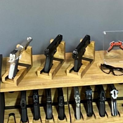 ふるさと納税 横手市 WOOD WORKS 日本製 ガンスタンド 1丁掛【本体カラー:ライトブラウン】 |  | 02
