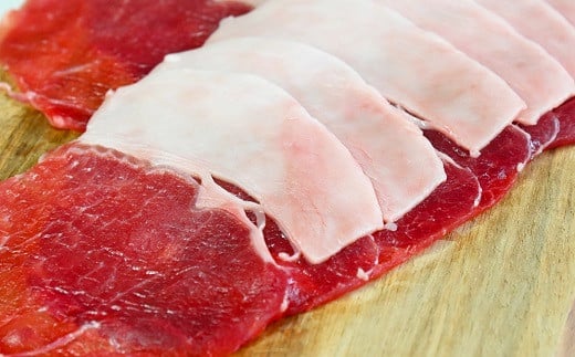 良質な脂身が豊富で、そのとろとろ食感と、臭みのない柔らかな肉質をお楽しみいただけます。
