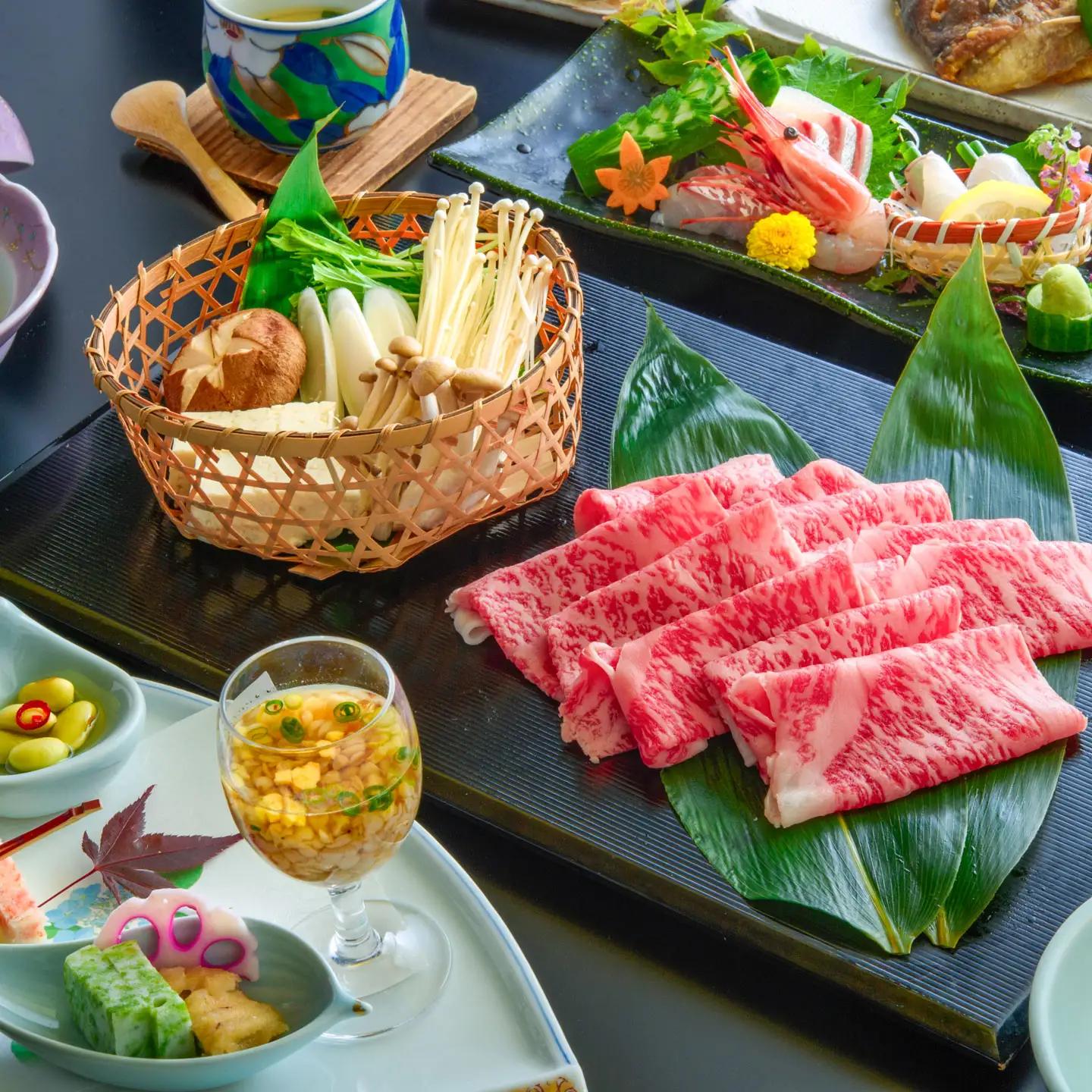 【令和7年産 コシヒカリ (精米) 10kg×高見屋別邸 久遠】旬の特産品と宿泊利用券セット
