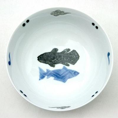 ふるさと納税 佐賀県 有田焼 究極のラーメン鉢　古生双魚　黒・赤ペア(レンゲ付き)(A3102-C13) |  | 01