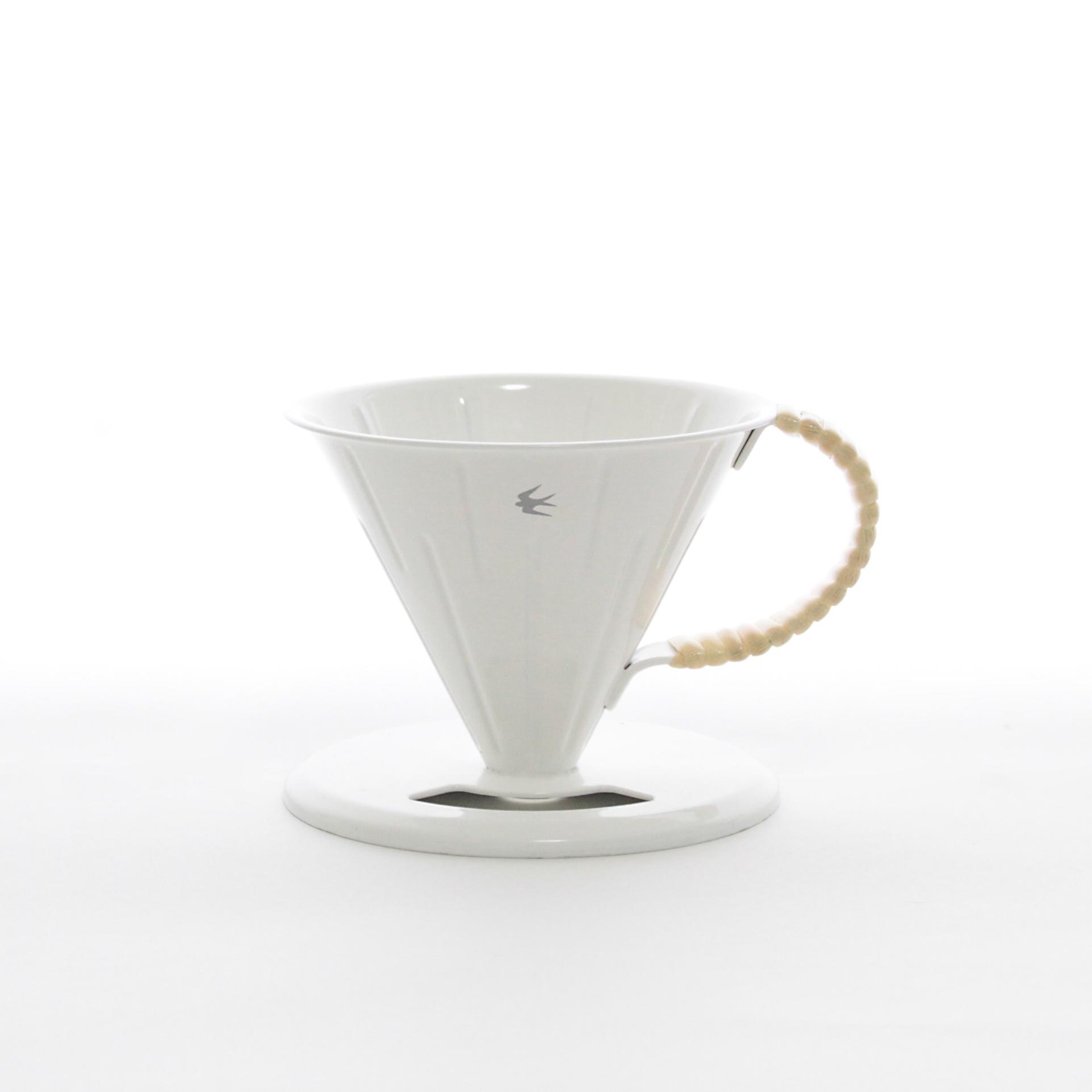 
                  グローカルスタンダードプロダクツ TSUBAME RATTAN Dripper 2.0サイズ (ホワイト) FC018014【 GLOCAL STANDARD PRODUCTS ツバメラタン コーヒー ドリッパー ハンドドリップ ステンレス 琺瑯 ホーロー 日本製 新潟県 燕市 燕三条 】
                