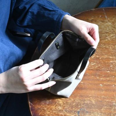 ふるさと納税 長浜市 帆布ミニポーチ チャコールグレー×選べる本革持ち手6色【ルージュ(赤色)】 |  | 02