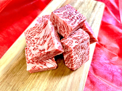 A4A5等級 未経産雌牛限定　近江牛サイコロステーキ　450g【FO24SM】