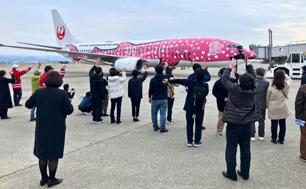 JALスタッフと一緒に小松空港見学会 026029