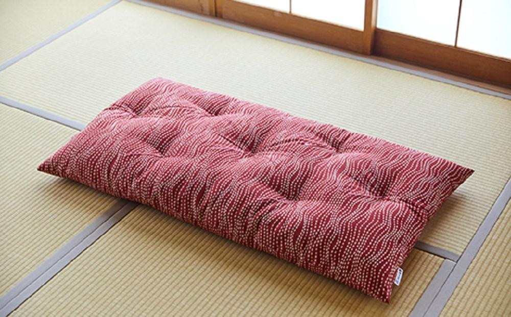 
                  天然繊維　手作り　木綿わた入り　長座布団(赤）　赤 家庭用 座布団 肌に優しい リラックス 快適空間 オールシーズン 新生活 送料無料　HT00037
                