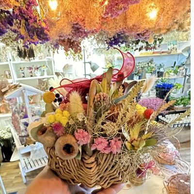 ふるさと納税 直方市 ドライフラワーお任せ花籠アレンジ |  | 02