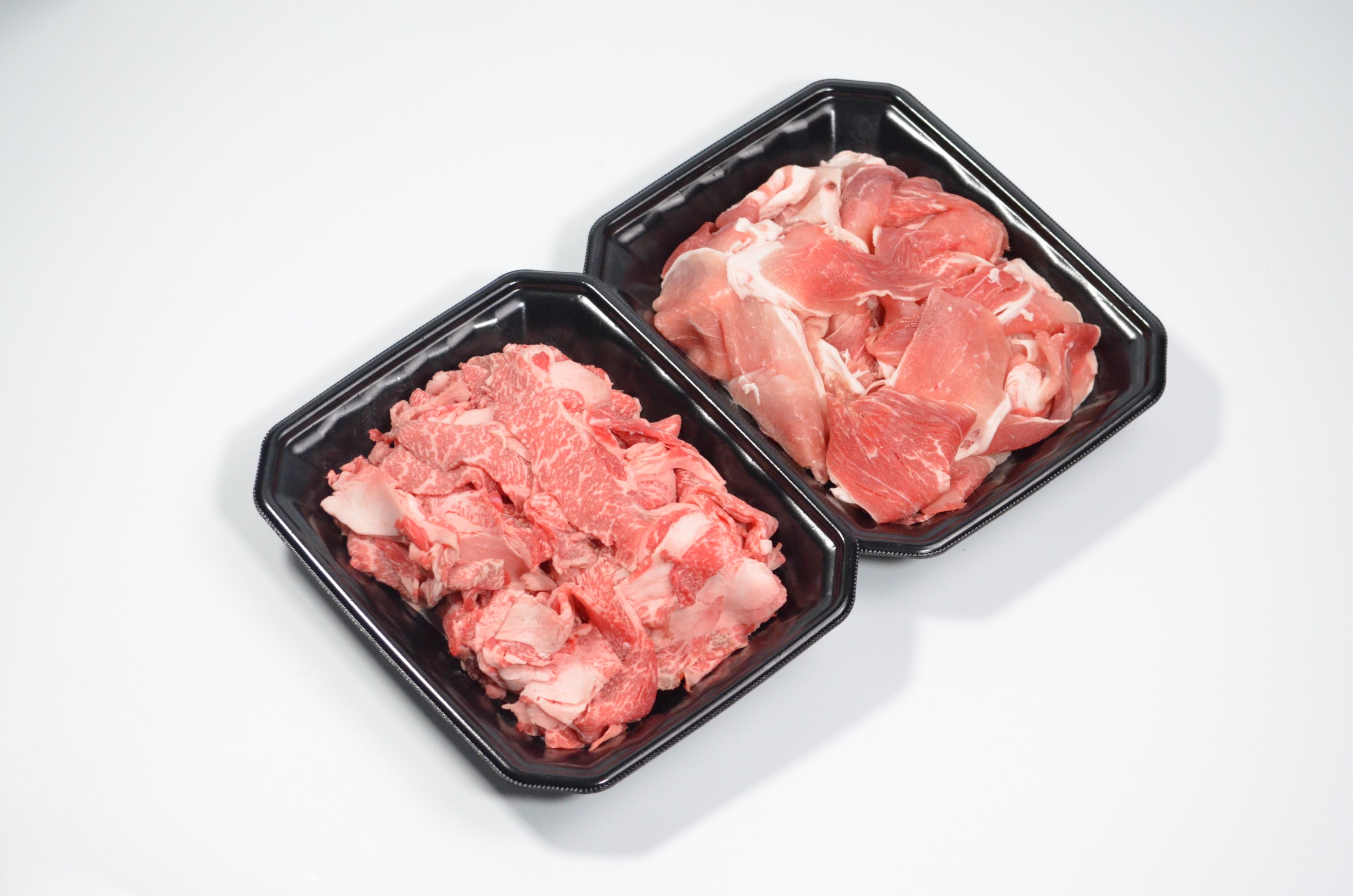 
            【8か月定期便】鳥取和牛切り落とし小間切れ800g（400g×2P）
          