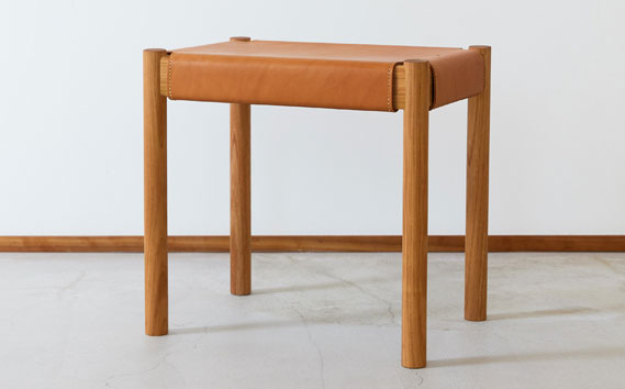 ヌメ革のスツール ケヤキ 林蔵 wood furniture | 椅子 いす スツール 家具 インテリア ハンドメイド 手作り 無垢材 木製 ヌメ革 リビング キッチン シンプル おしゃれ 埼玉県 狭山市