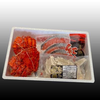 ふるさと納税 根室市 ＜12/21まで年内配送＞花咲かに400〜550g、タコから揚げ250g、紅鮭5切 A-36056 |  | 01