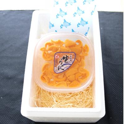 ふるさと納税 根室市 エゾバフンウニ塩水パック150g、いくら(鱒卵)、サーモン[11月下旬以降発送] E-71043 |  | 01