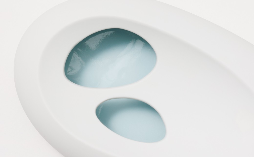 内部は青磁が施され、つるつるとした感触。汚れも付きにくくなっています。