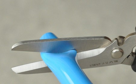 工具用ハサミ アームレスラーハードスニップ ロング(NAW-215) 万能鋏 握り鋏 ステンレス製 日本製 園芸 ガーデニング ゴム ホース レザー ひご切り 針金切り 工具箱 アルミ板1㎜ トタン0