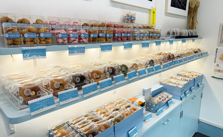 ≪北海道 富良野産 原材料使用≫ ふらの牛乳シフォンケーキ 17cm デコレーション (フラノビジュー)