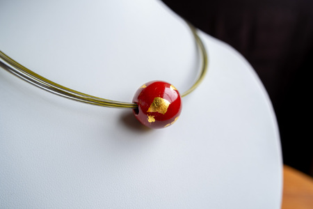 赤珠うるし金箔 チョーカー （Ba-007） 長野県 飯山市 おすすめ ランキング 高評価 大人気 ギフト ペンダント チョーカー 伝統工芸 雑貨