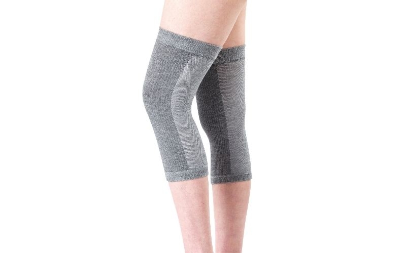 
血流促進・筋肉緩和・リラクゼーションの効果　驚きのひざサポーター　2枚入
