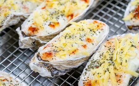 菅原商店の山田湾育ちのカキグラタン(16個入り) 三陸山田 かき 牡蠣 海産品 海産物 YD-464