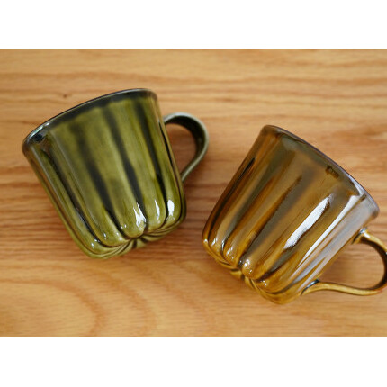 【お茶の時間を楽しむ】有田焼 カヌレマグカップ ペアセット【皓洋窯】食器 カップ マグカップ カヌレマグ セット 2個 ペア ブラウン グリーン かわいい ギフト A24-3_イメージ3
