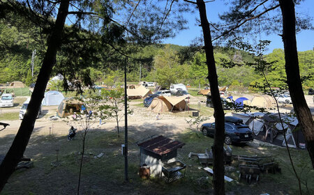 飯地高原自然テント村 キャンプサイト「テント泊」 ハイシーズン3カ月前優先予約宿泊券 / キャンプ テント 宿泊 宿泊券 アウトドア / 恵那市 / 飯地高原自然テント村[AUAG001]