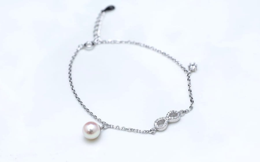 真珠のシルバーブレスレット