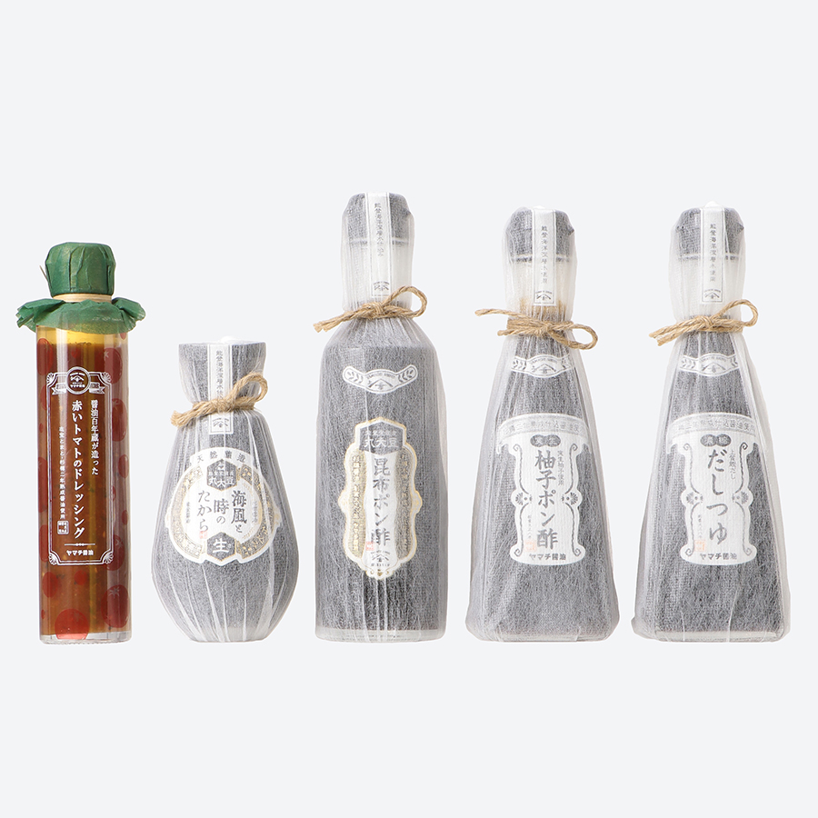＜ヤマチ醤油＞“杉樽桶仕込み”　醤油・だしつゆ・ポン酢・ドレッシング５種ギフトセット