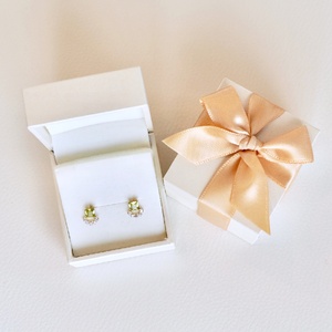 【ジュエリー】K10 イエローゴールド　ペリドット ピアス 保証書付 SMK-5220 242-004-e