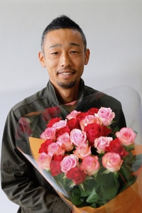 バラの花束 色MIX 50本  バラ 花束 薔薇 フラワーアレンジメント プレゼント用花束 バラ 花束 バラの花束 G03_01