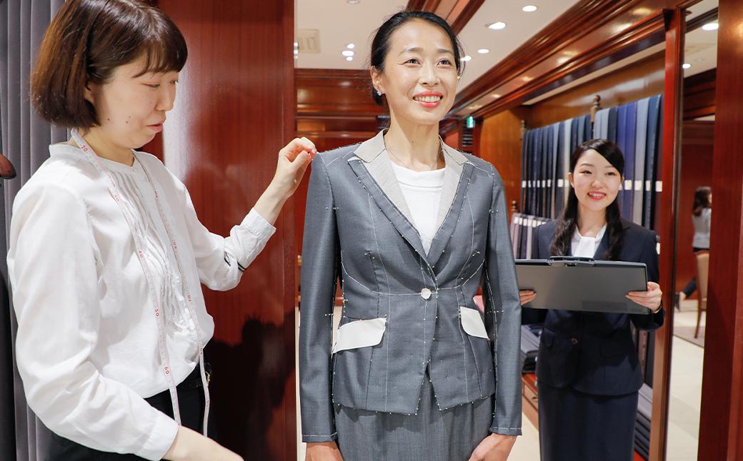 【3年有効】銀座英國屋 レディースオーダースーツ 仕立て補助券 15,000円分 ご自身用包装 | 英國屋 英国屋 オーダーメイド ビジネス 贈答 ギフト 仕立券 チケット 高級 リクルート お祝い 
