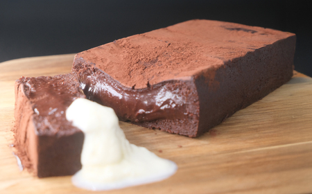 テリーヌ ショコラ 生クリーム 添え ( 1台 600g ) チョコレート ケーキ 生クリーム チョコ ちょこれーと けーき ちょこ スイーツ おやつ デザート 濃厚 実力派 冷凍 誕生日 クリスマス