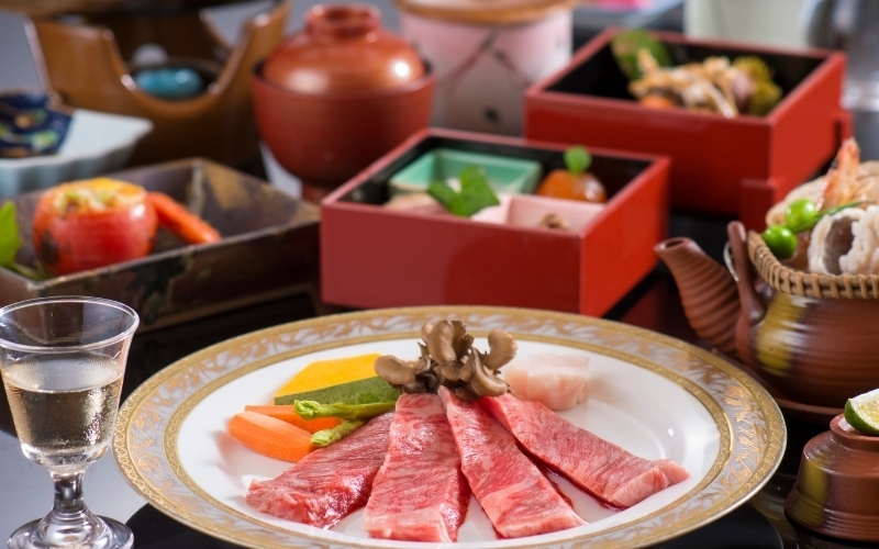 
【料亭旅館三田清（みたせ）】（2名様）特撰伊賀牛　ステーキコースお食事券
