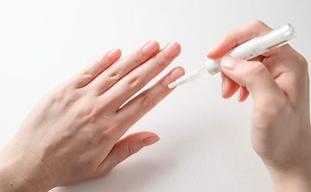 『V.E.G.』ネイルオイル 美容 ネイルケア 指先のケア 爪のケア キューティクルオイル ささくれ 指先 香料不使用 着色料不使用 自然由来の原材料 