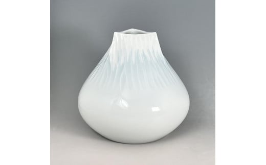 
A1100-9 現代の名工 奥川俊右ェ門 青白磁富士山形花瓶
