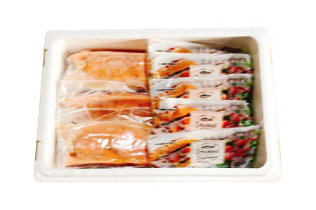 スモークサーモン4～6P(計800g)＆とろサーモンハラミ6～10枚(計2kg) B-09100