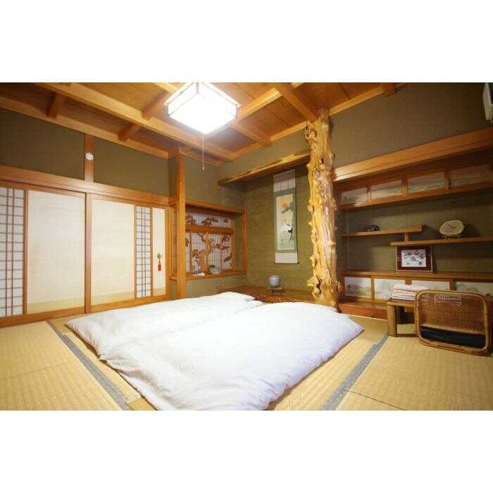 【ふるさと納税】 ハンターがいる宿 GuestHouse ぎまんち ペア宿泊券（2名様・1泊素泊まり）《足寄町》【野生肉専門店やせいのおにくや】ゲストハウス 宿泊 宿 素泊まり 泊り 泊まり 田舎 旅行 北海道旅行 道内旅行 狩猟 ハンター 移住 あしょろ 北海道 [BEBE013]