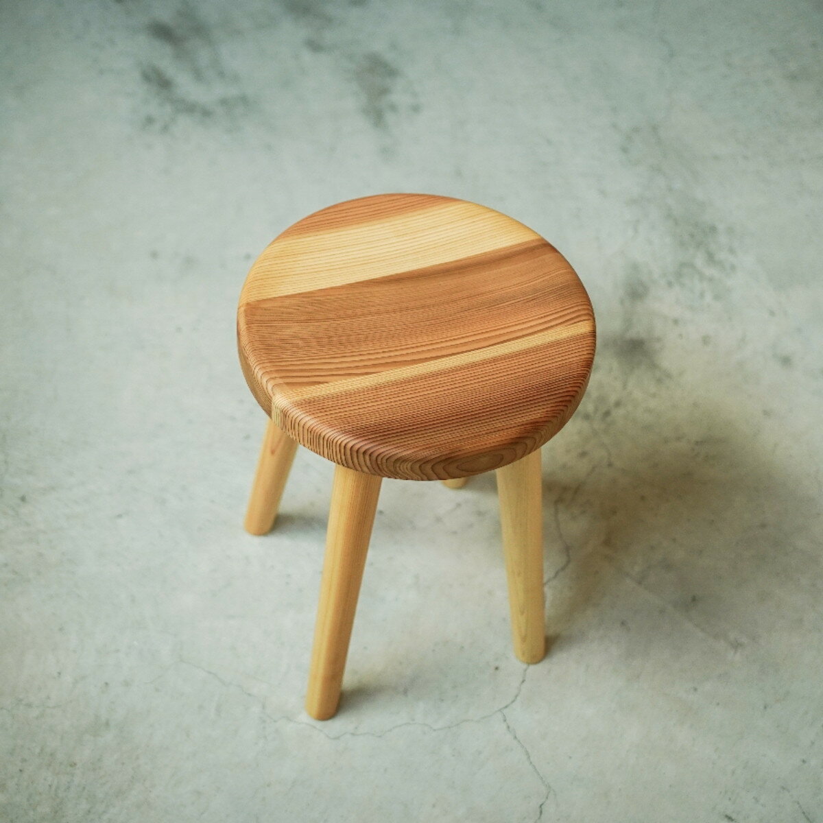 【ふるさと納税】杉の丸スツール 座面320mm × 高さ440mm | スツール 杉 ファニチャー 人気 おすすめ 送料無料