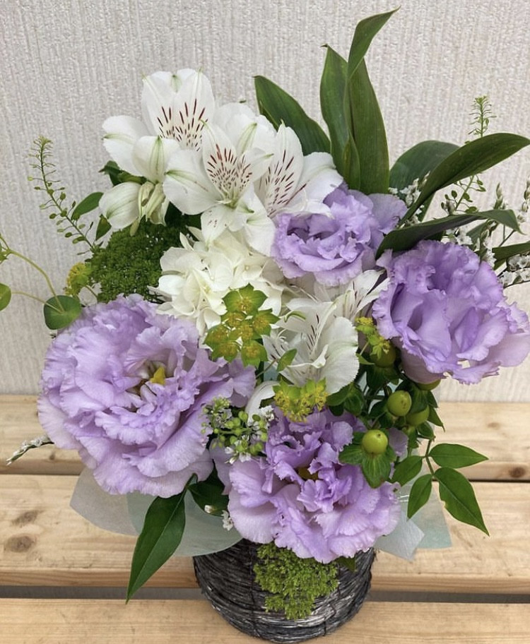 【指定日可】お供え フラワーアレンジメント【紡】