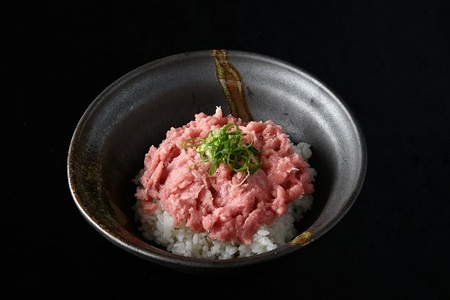 本まぐろタタキ 800g (200g×4パック)〔2025年11月配送分〕 ( まぐろ マグロ 本マグロ 本まぐろ 鮪 ネギトロ ねぎとろ 国産本マグロ まぐろタタキ ) 