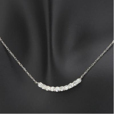 ふるさと納税 山梨県 Pt900 ダイヤモンド 0.50ct 湾曲 ペンダント(1点) |  | 01