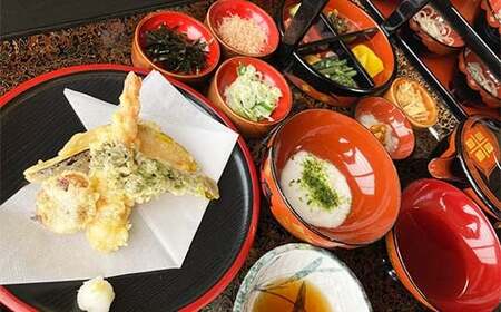 芭蕉館　盛り出し式平泉わんこそば(特)食事券※そば茶お土産付き / 平泉 観光 グルメ わんこそば 蕎麦 更科そば 元祖盛り出し式 名物 ご当地料理 天ぷら お土産付き 食事券 利用券【bas911-
