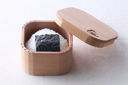おにぎり弁当箱　「白刻」 / お弁当箱 おにぎり ピクニック 紀州材 職人 【hak101A】