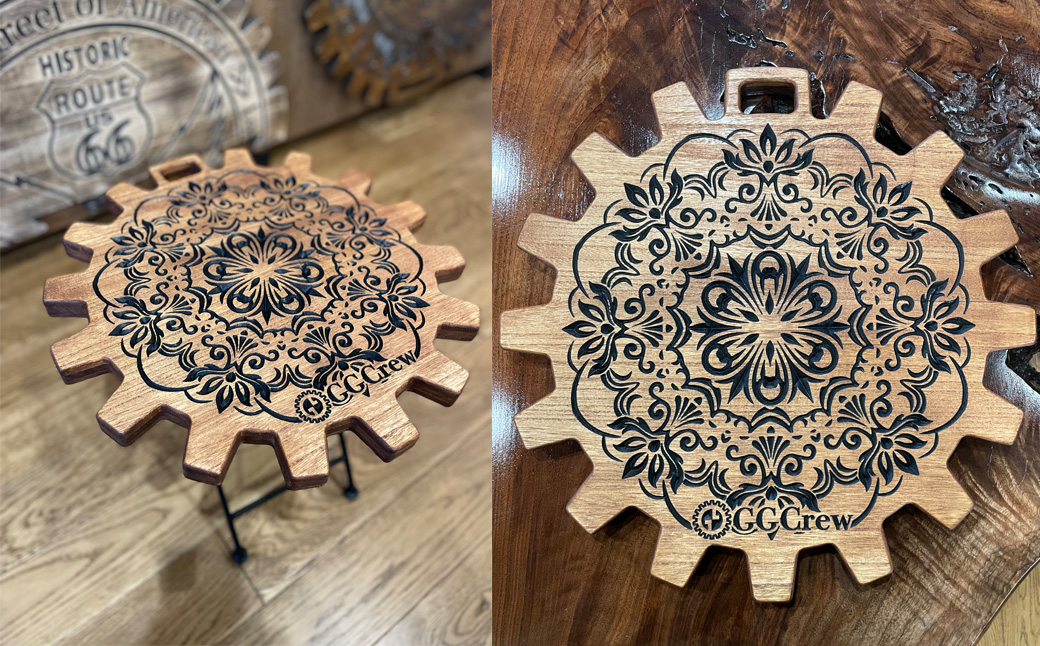 【ウォルナット】サイドテーブル Atem アーテム（1台）（幅 430mm×奥行 430mm×高さ 380mm）机 テーブル 彫刻 キャンプ 軽量 天然木 折り畳み【GGCrew】【93-10【1】】