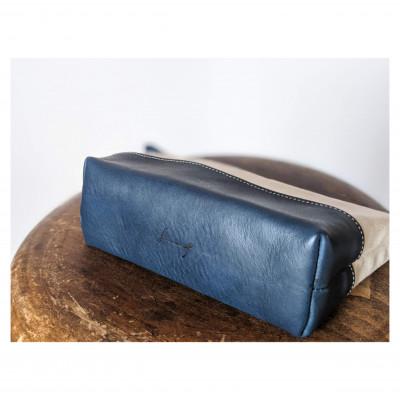 ふるさと納税 美濃市 美濃和紙から作られた紙布とイタリア生まれのベジタブルタンニンレザーで仕立てたポーチ/キャメル |  | 03